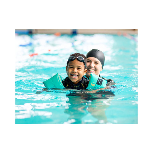How to Help a Sensory Sensitive Child in Swimming Lessons